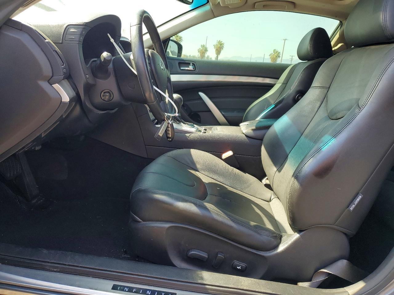 2015 Infiniti Q60 Coupe Journey - zdjęcie 7