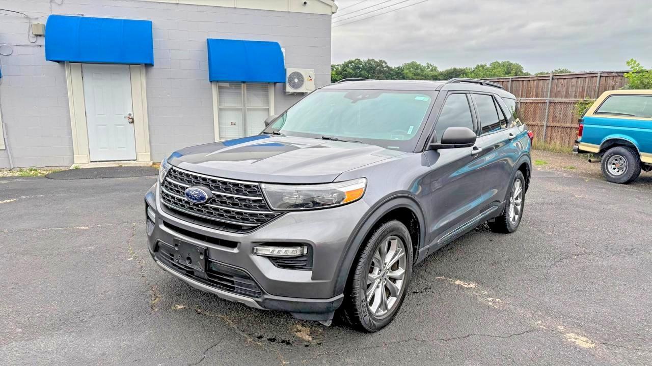 2022 Ford Explorer Xlt - zdjęcie 2