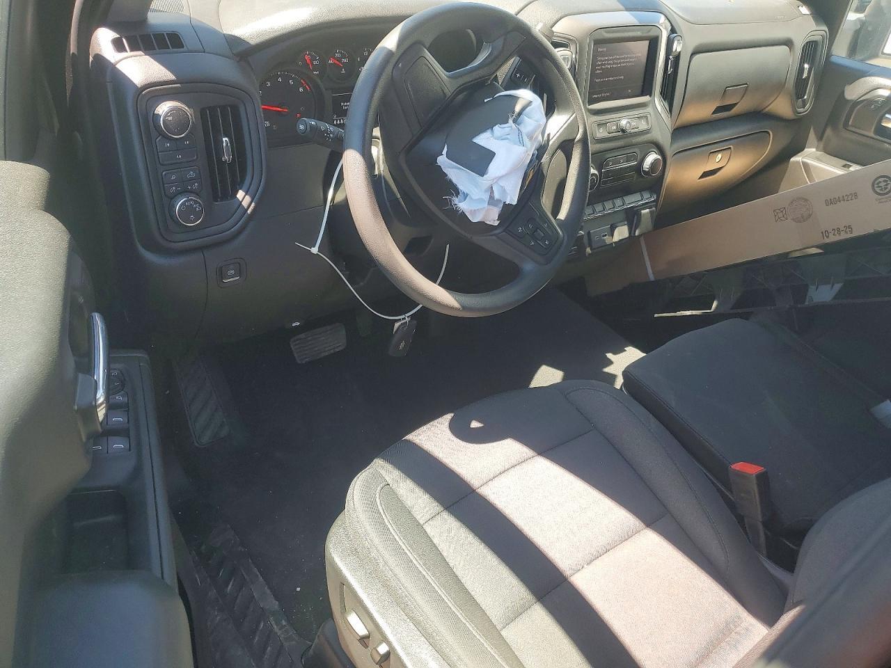 2025 Chevrolet Silverado K2500 Custom - zdjęcie 8