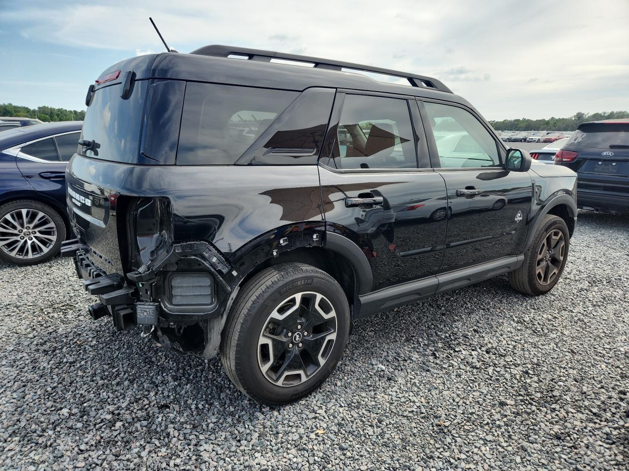 2022 Ford Bronco Sport Outer Banks - zdjęcie 3