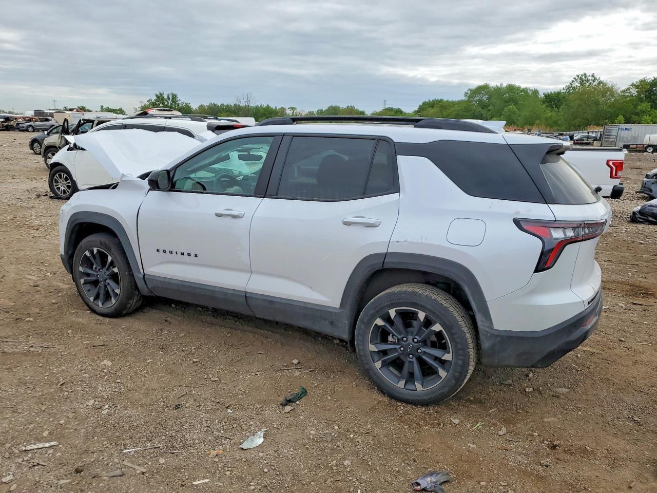 2026 Chevrolet Equinox Rs - zdjęcie 2