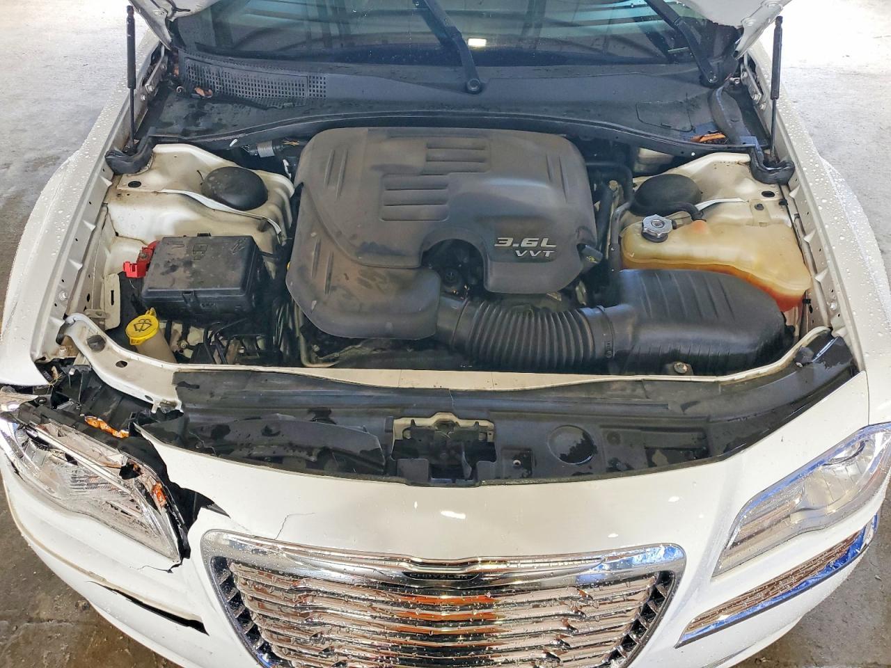 2014 Chrysler 300 - zdjęcie 11