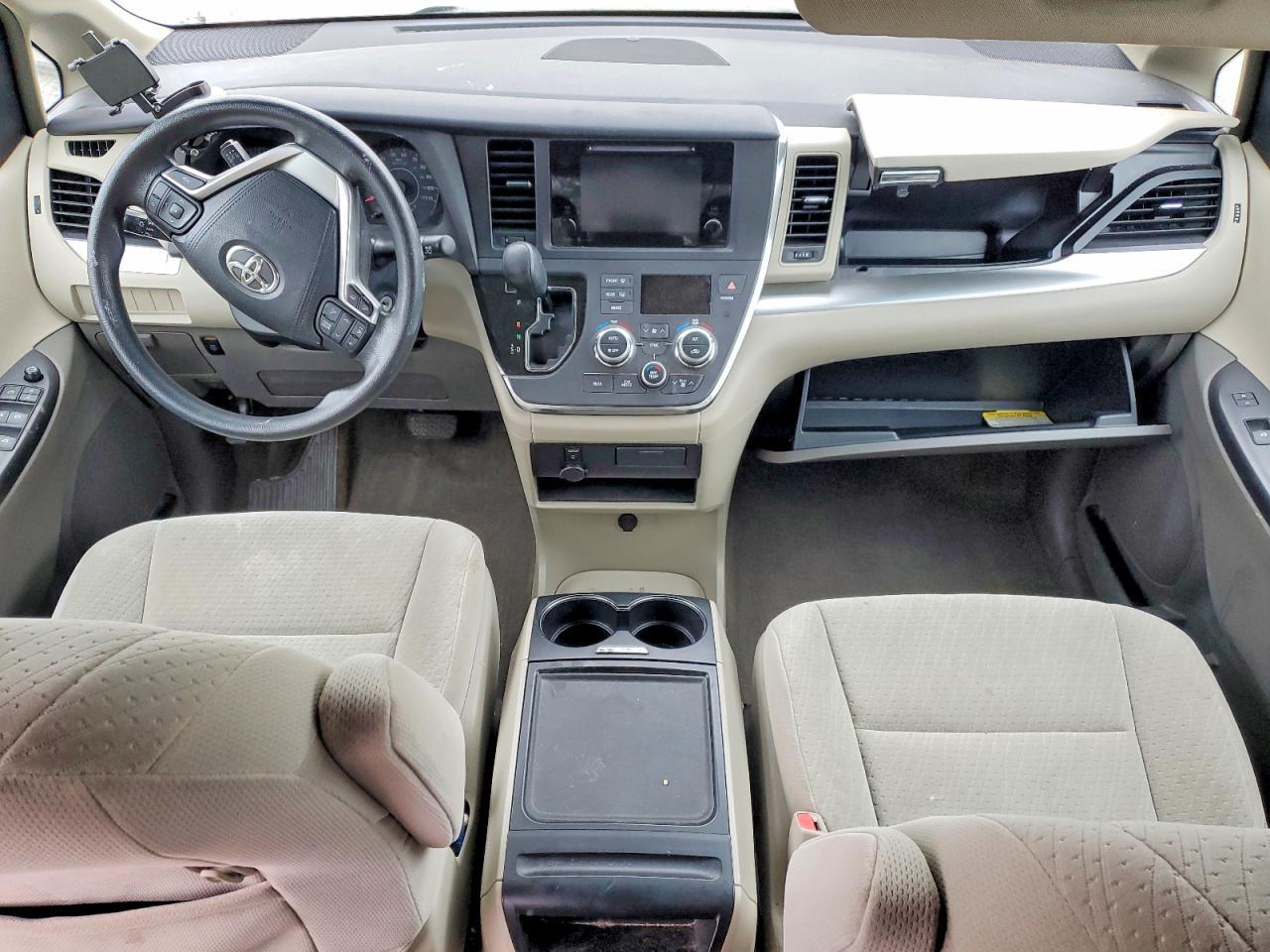 2015 Toyota Sienna - zdjęcie 8
