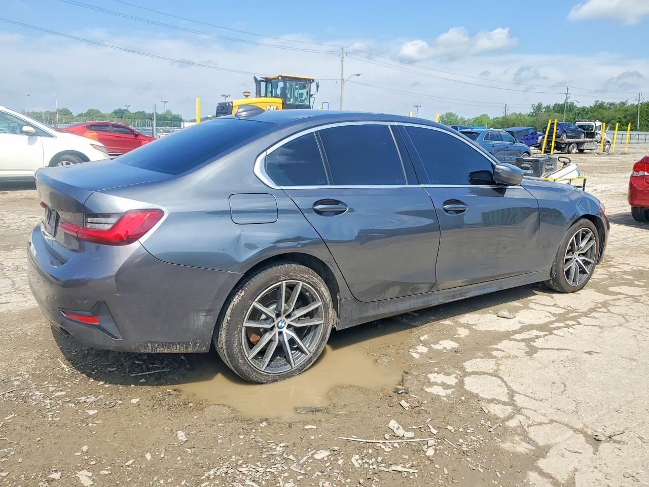 2021 BMW Seria 3 330i - zdjęcie 3