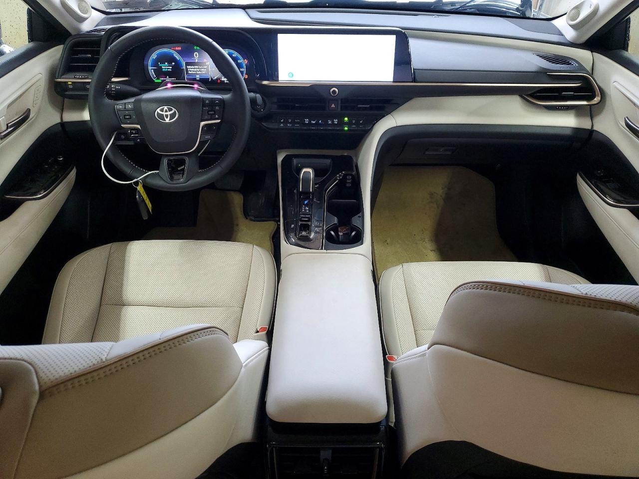 2026 Toyota Crown Limited - zdjęcie 8