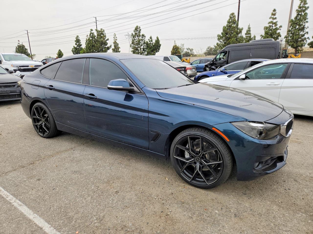 2016 BMW 335 Xigt - zdjęcie 4