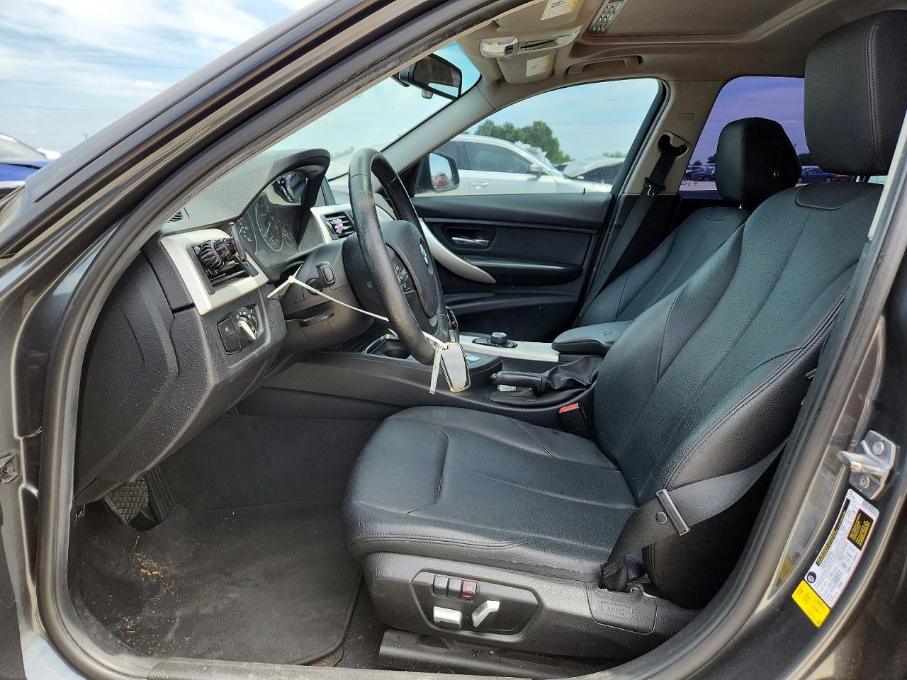 2016 BMW 320 I - zdjęcie 7