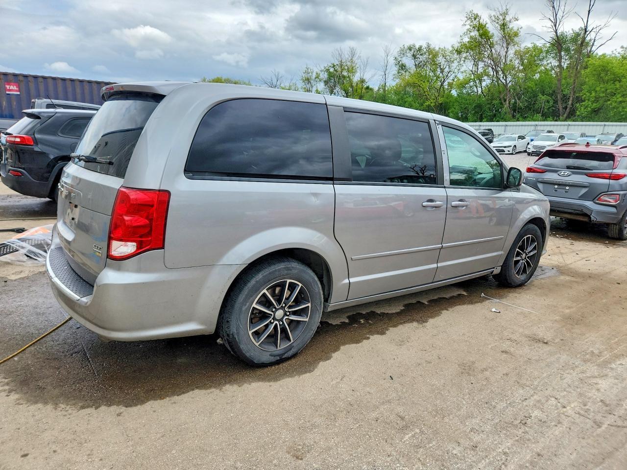2017 Dodge Grand Caravan Gt - zdjęcie 3