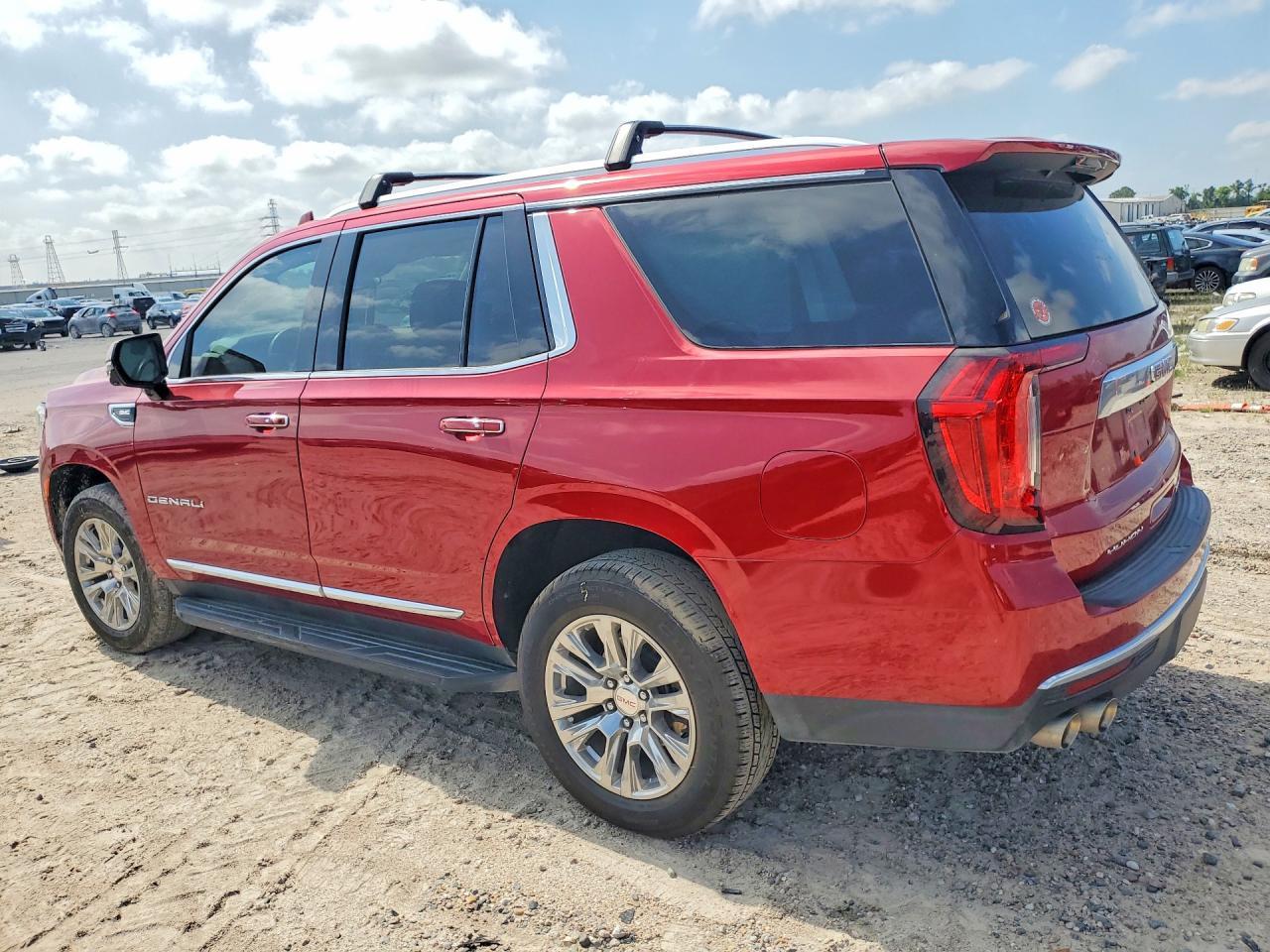 2023 GMC Yukon Denali - zdjęcie 2