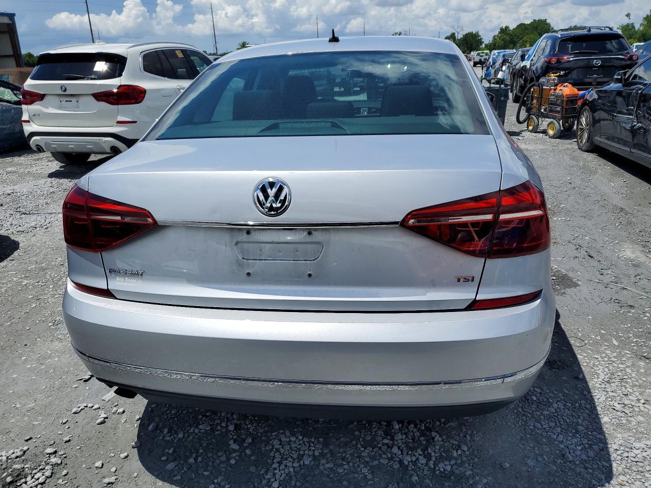2017 Volkswagen Passat S - zdjęcie 6