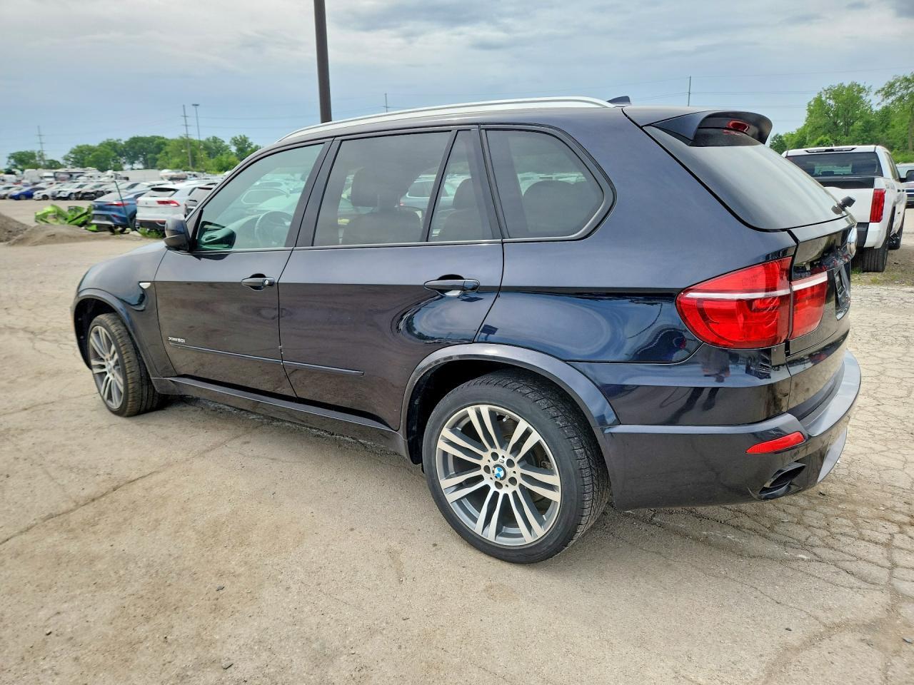 2013 BMW X5 xDrive50I - zdjęcie 2