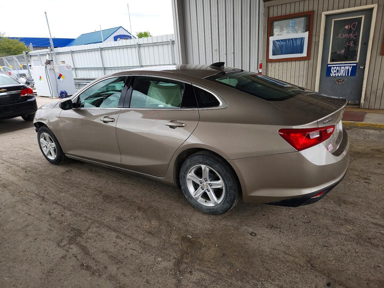 2022 Chevrolet Malibu Ls - zdjęcie 2