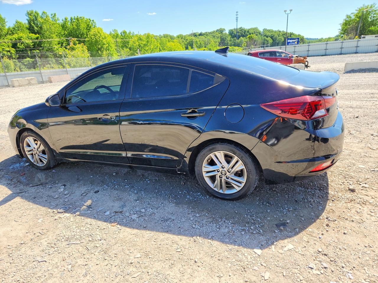 2019 Hyundai Elantra Sel - zdjęcie 2