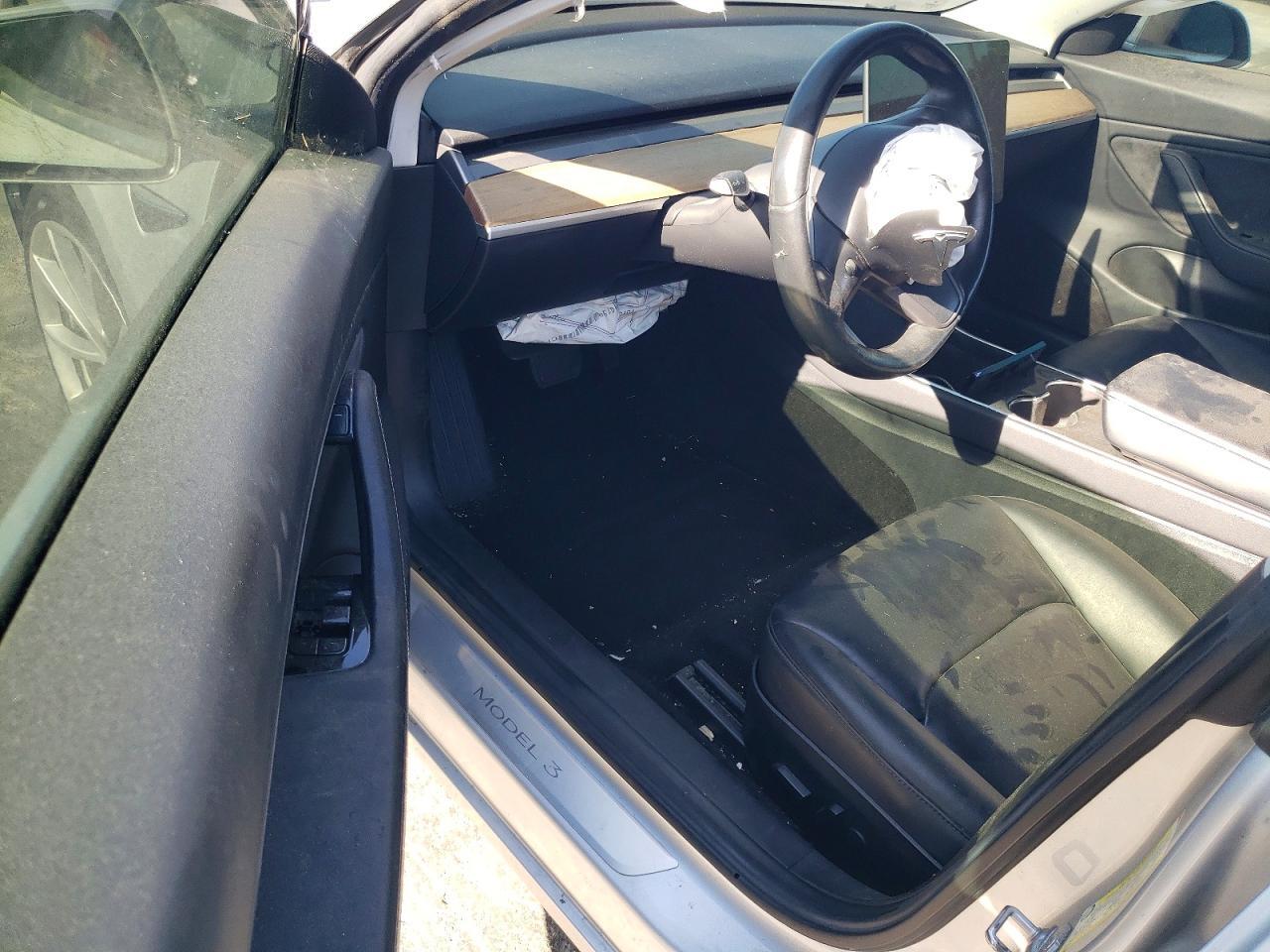 2018 Tesla Model 3 - zdjęcie 8
