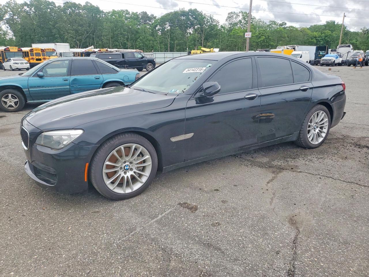2014 BMW 750 Xi - zdjęcie główne