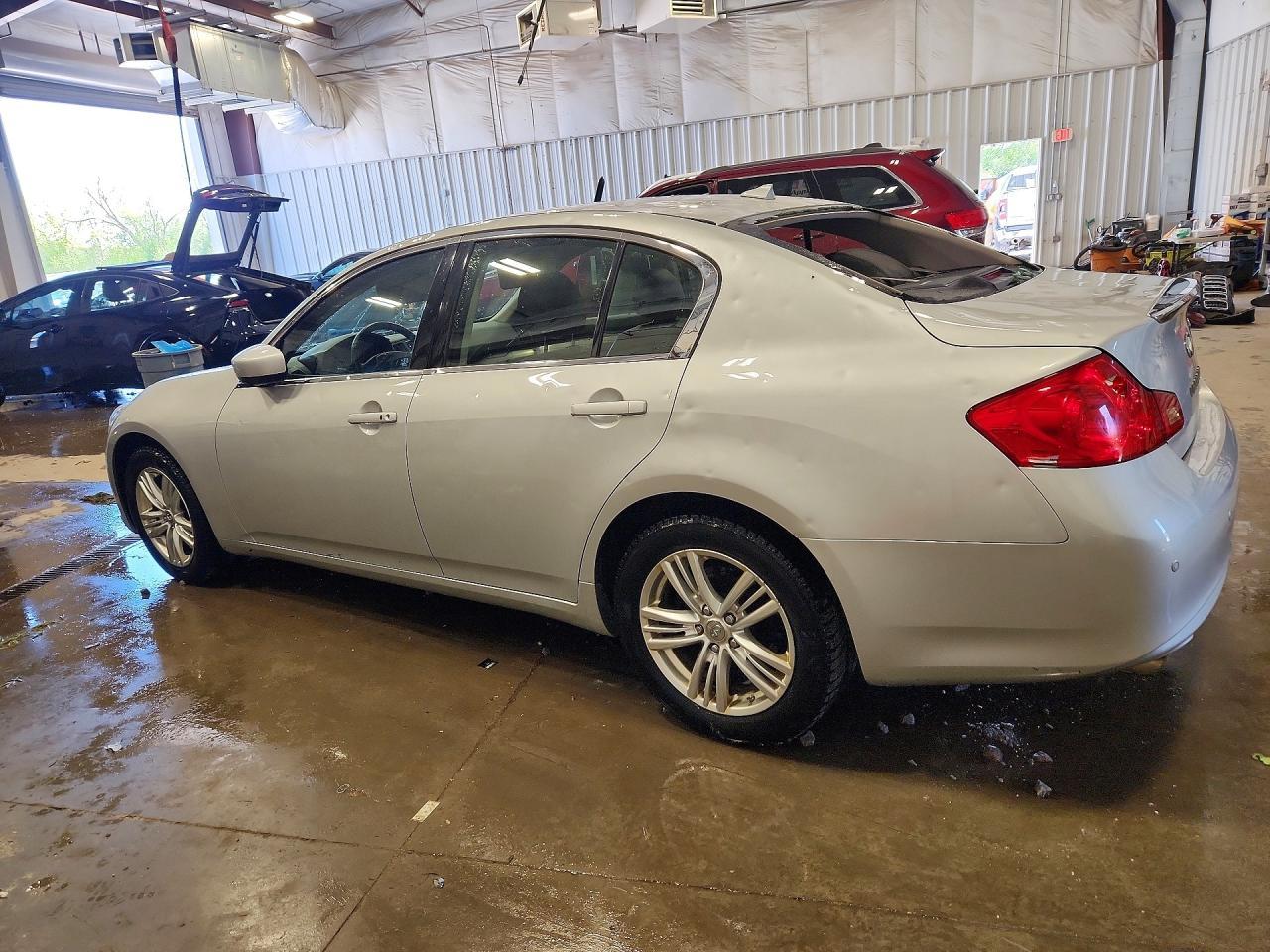 2013 Infiniti G37 Sedan X - zdjęcie 2