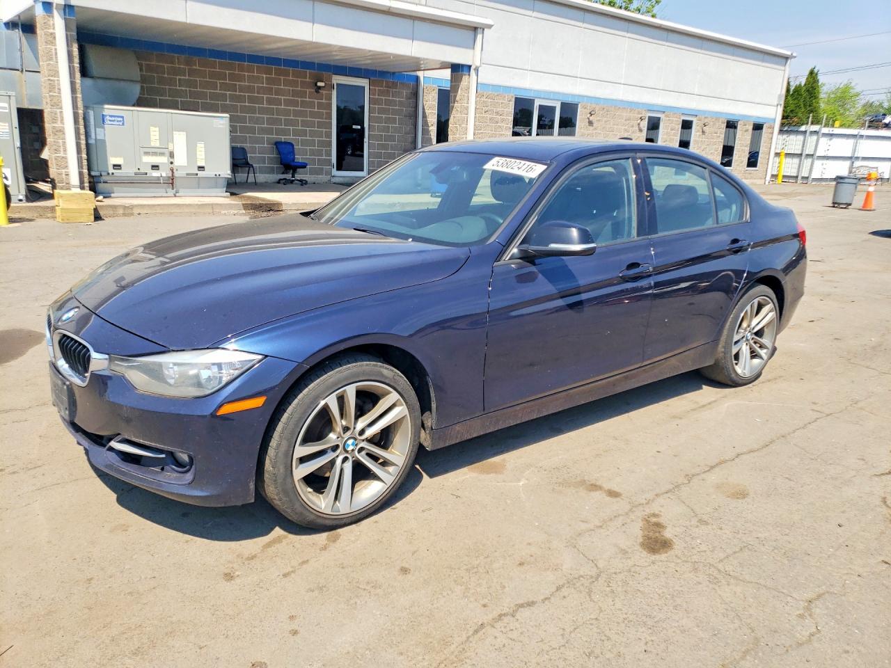 2013 BMW Seria 3 328i - zdjęcie główne