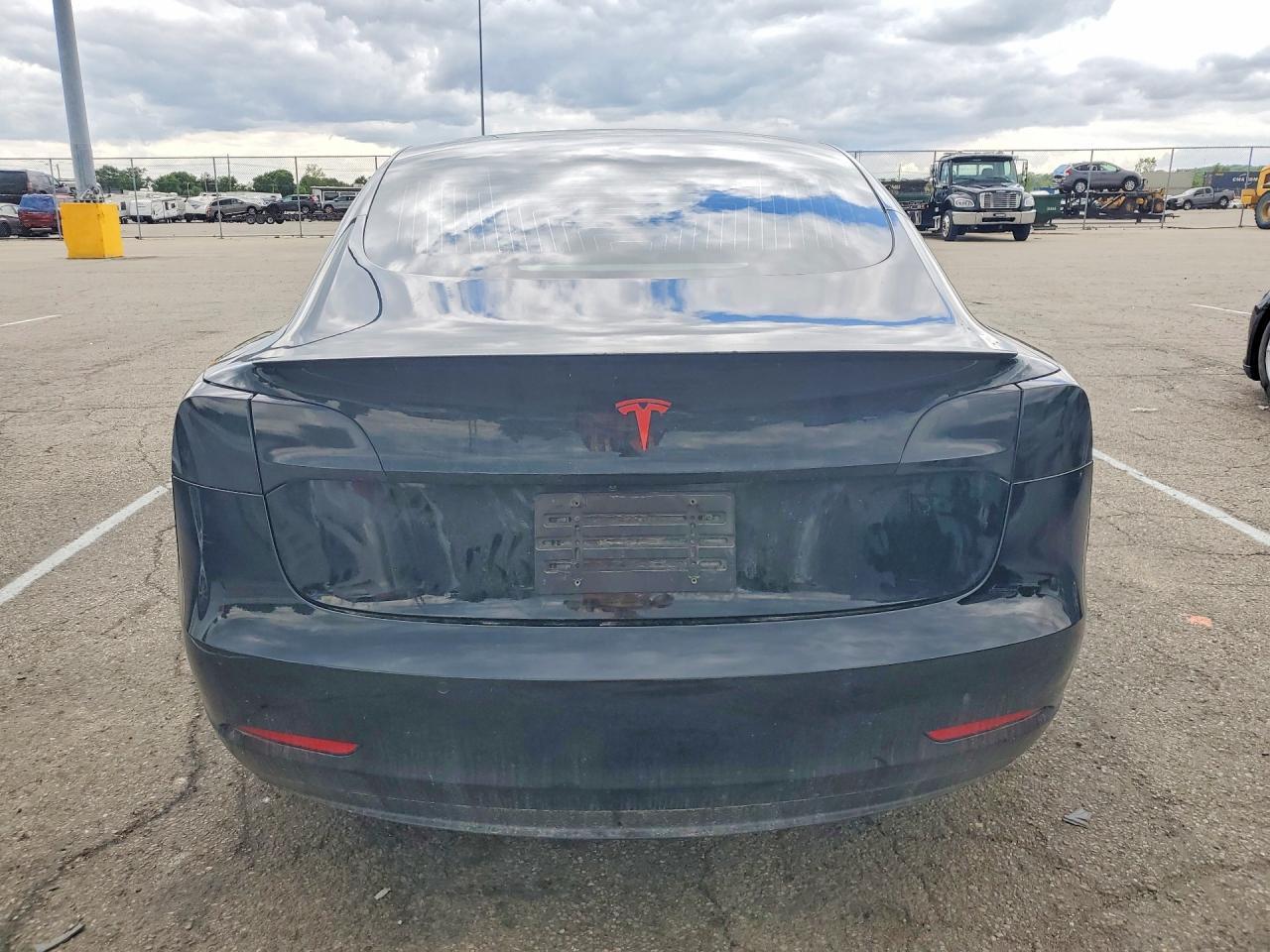 2019 Tesla Model 3 - zdjęcie 6