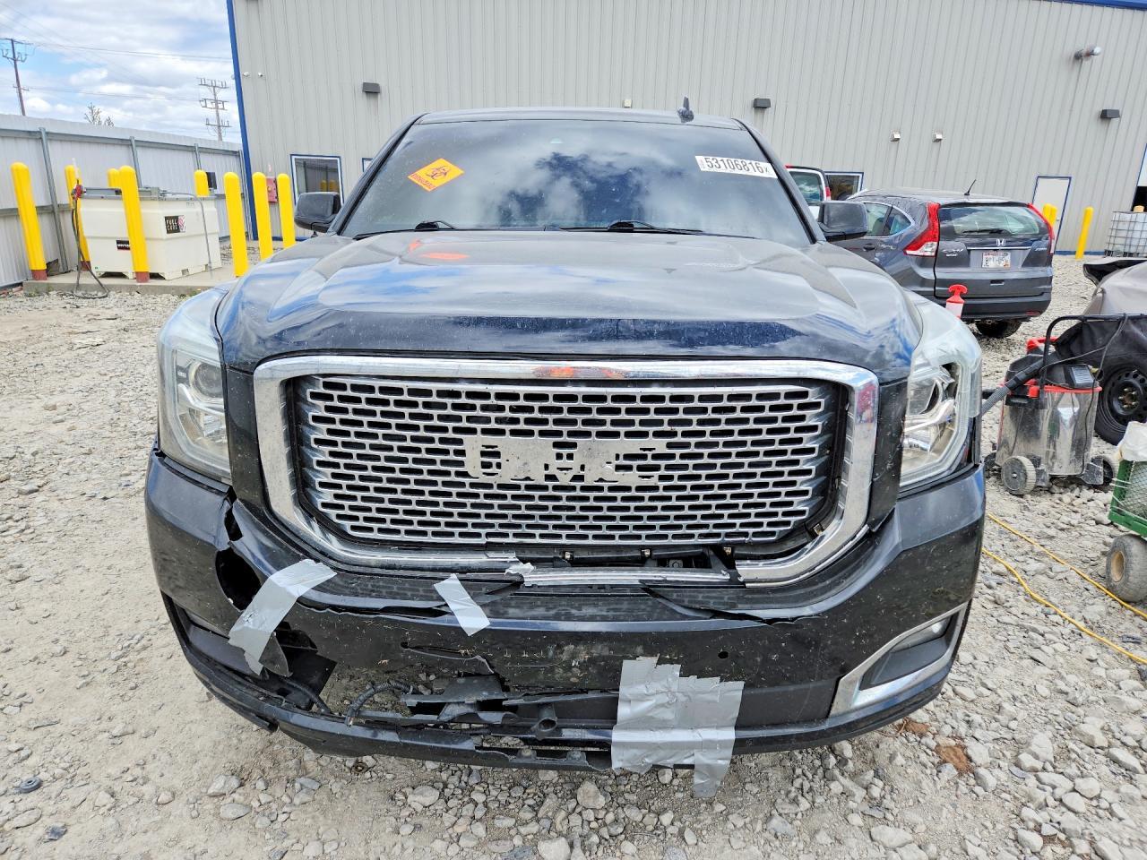 2017 GMC Yukon Denali - zdjęcie 5