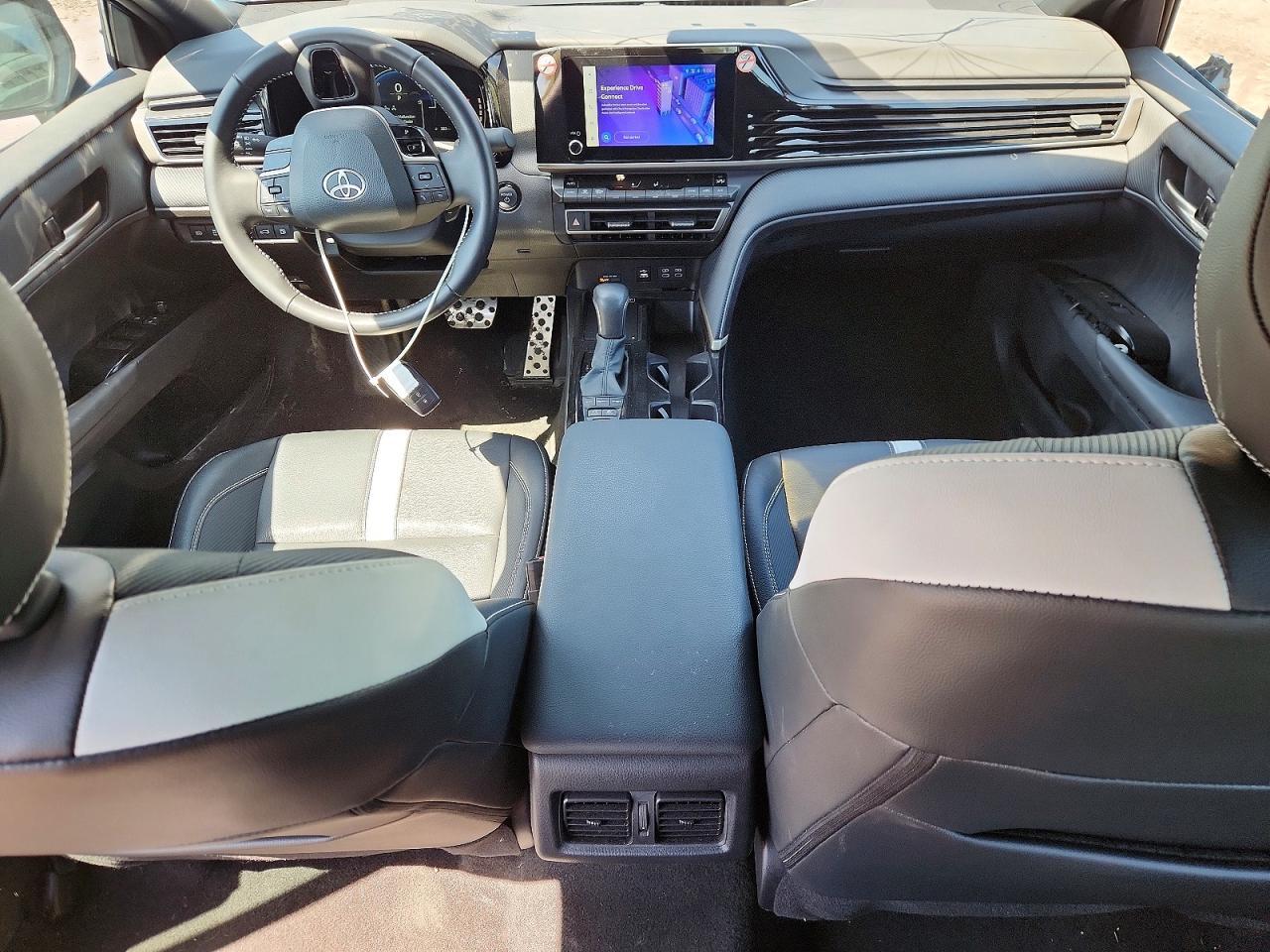 2025 Toyota Camry Se - zdjęcie 8