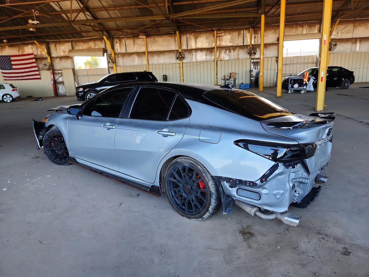 2020 Toyota Camry Trd - zdjęcie 2