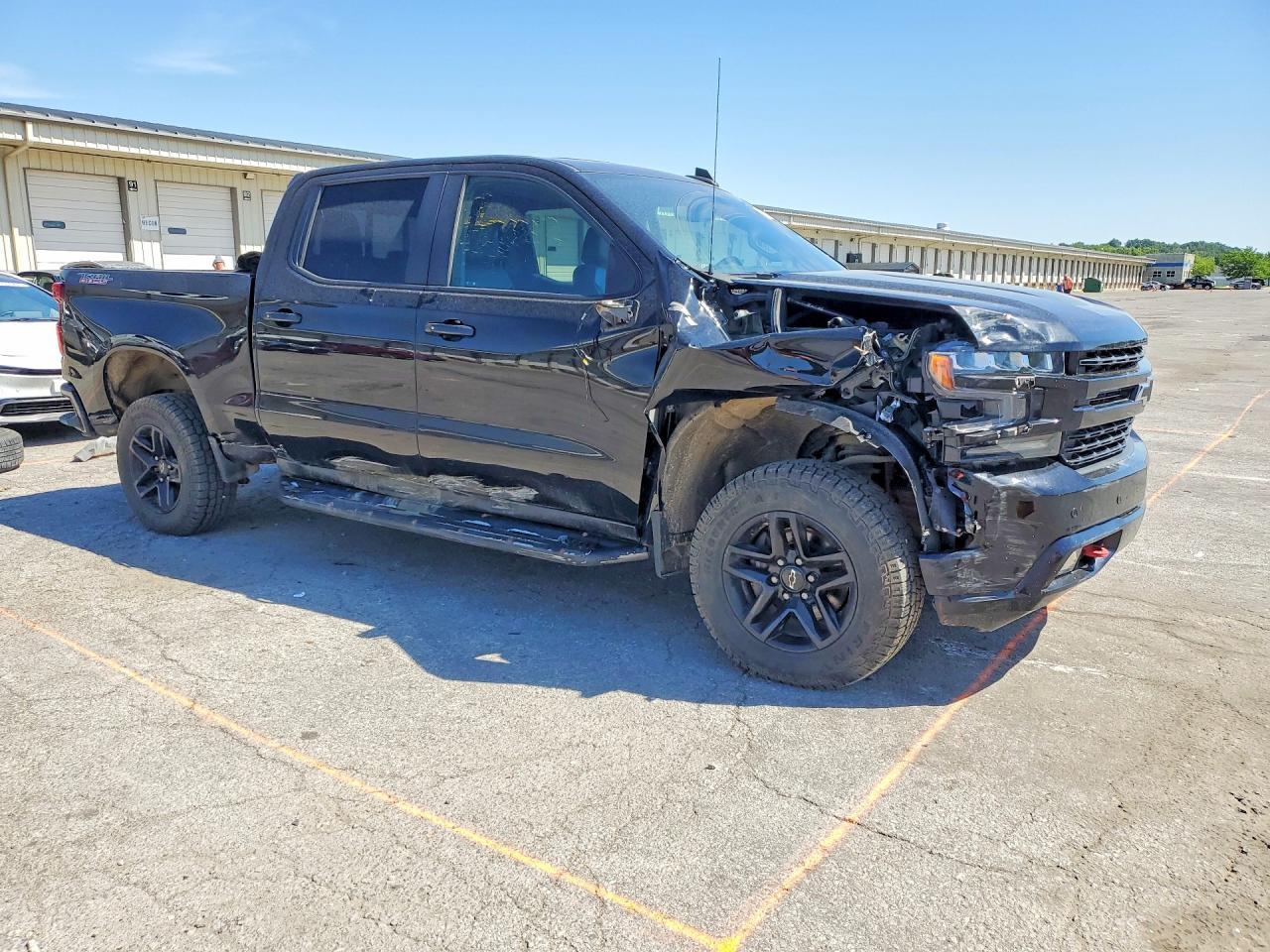 2019 Chevrolet Silverado K1500 Lt Trail Boss - zdjęcie 4