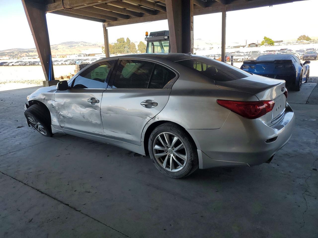 2015 Infiniti Q50 Premium - zdjęcie 2