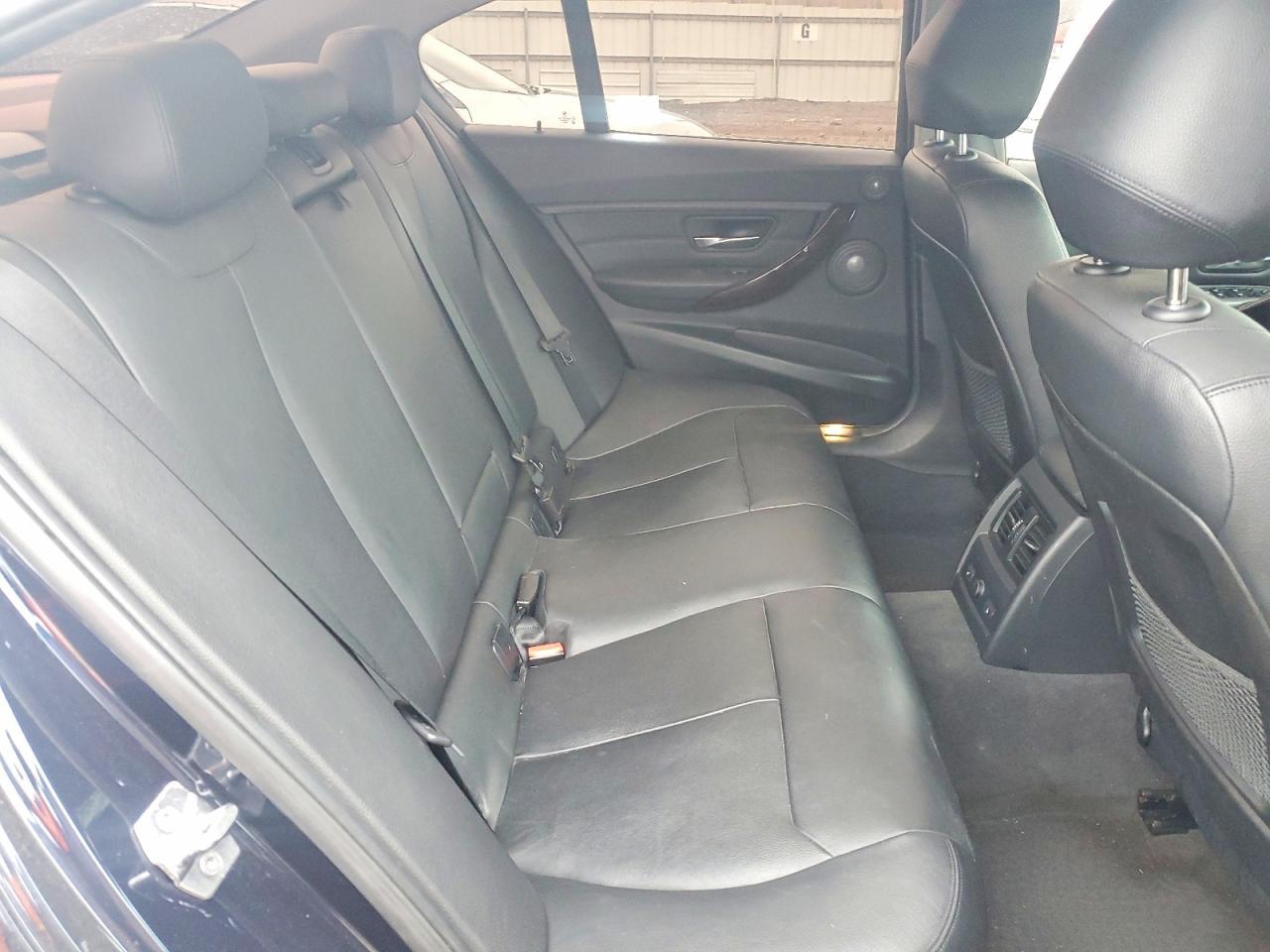 2015 BMW Seria 3 328i - zdjęcie 10