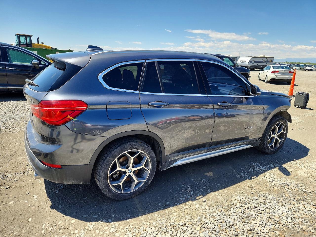 2017 BMW X1 xDrive28I - zdjęcie 3