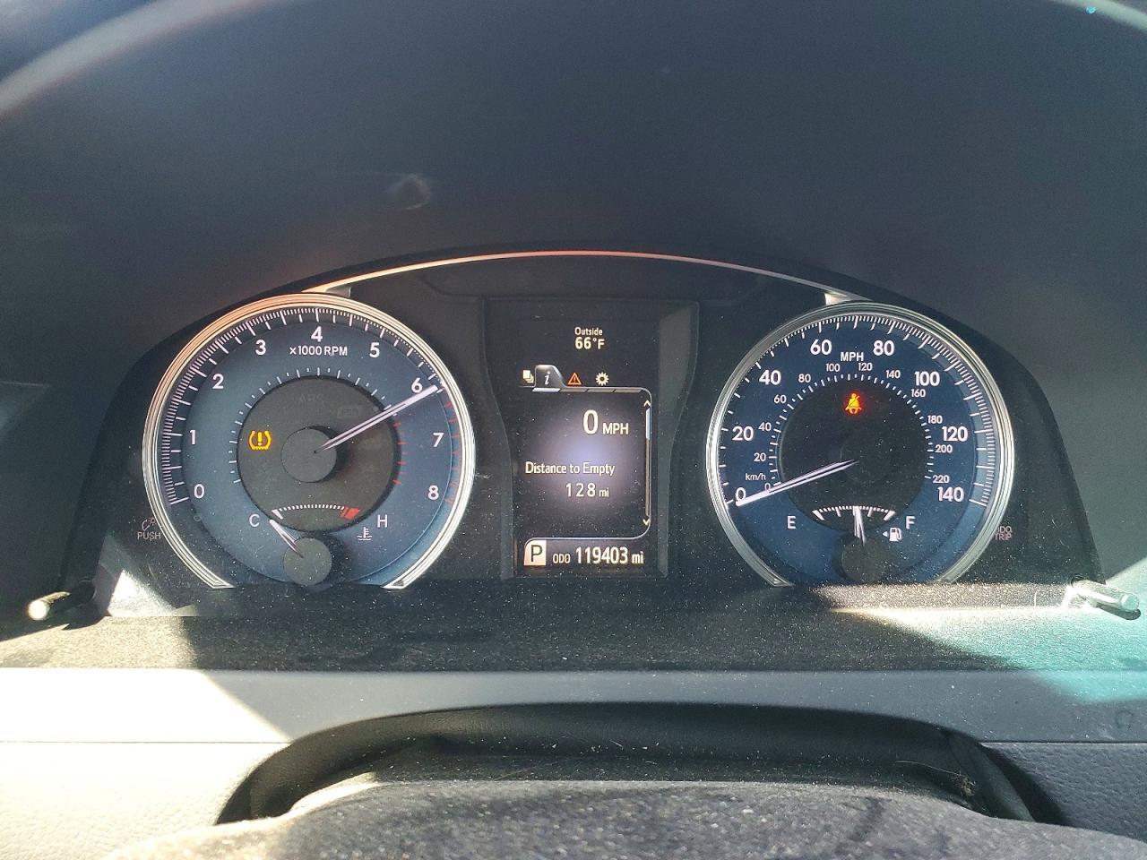 2016 Toyota Camry Le - zdjęcie 9