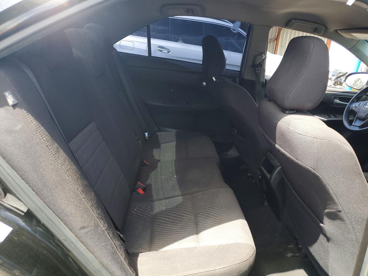 2015 Toyota Camry Le - zdjęcie 10