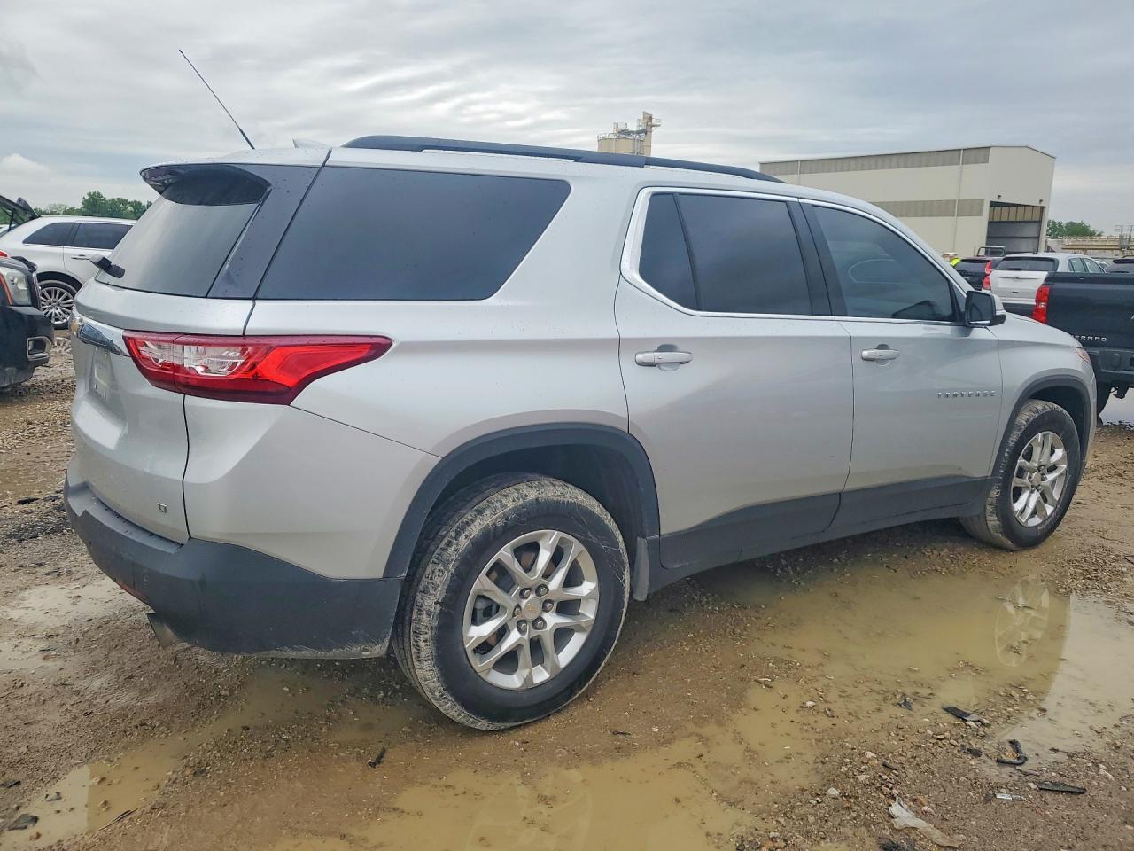 2020 Chevrolet Traverse Lt - zdjęcie 3