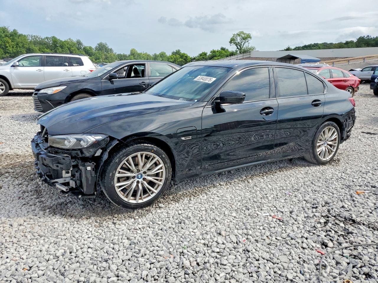 2023 BMW 330Xe - zdjęcie główne