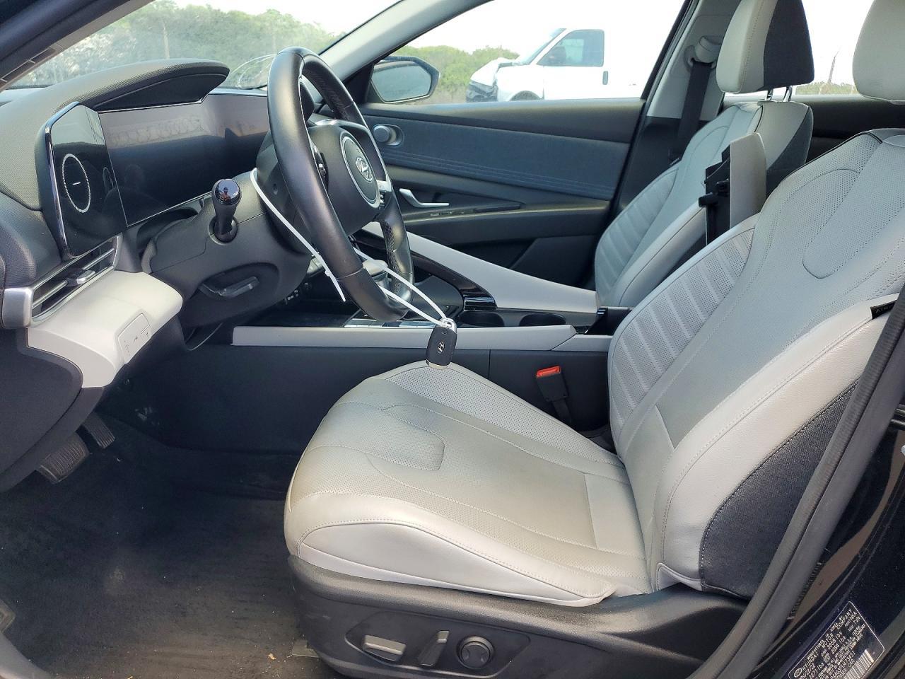 2023 Hyundai Elantra Limited - zdjęcie 7