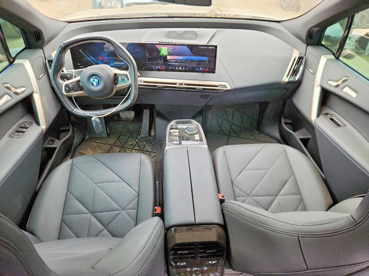 2024 BMW Ix xDrive50 - zdjęcie 8
