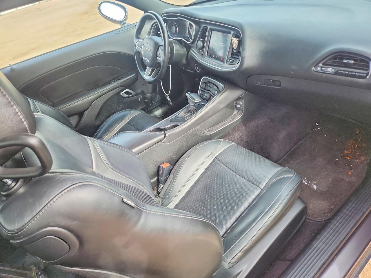 2018 Dodge Challenger - zdjęcie 8