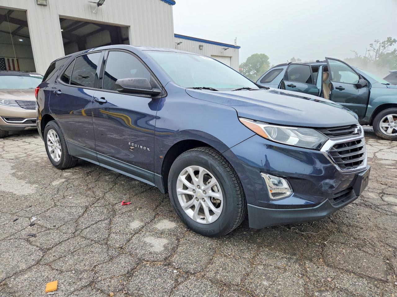 2018 Chevrolet Equinox Ls - zdjęcie 4