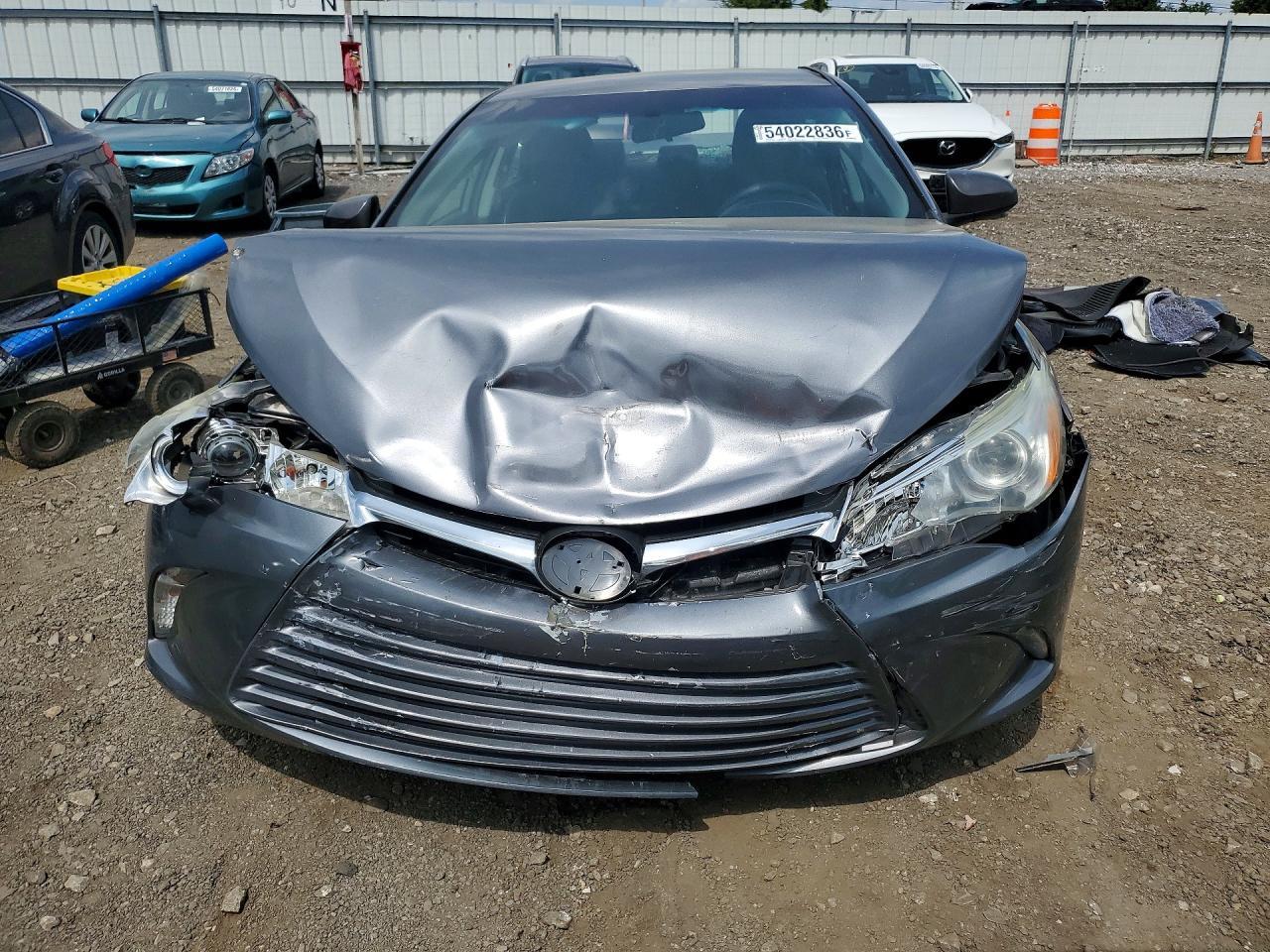 2016 Toyota Camry Le - zdjęcie 5
