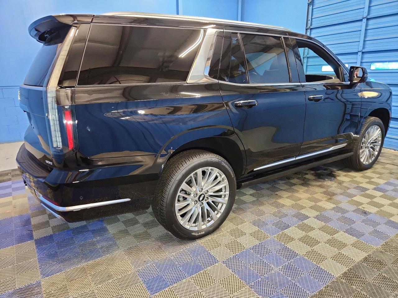 2025 Cadillac Escalade Premium Luxury - zdjęcie 3