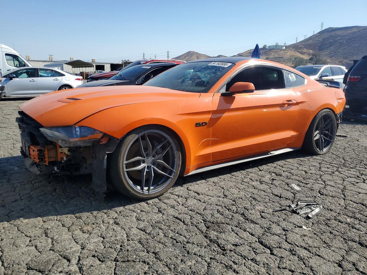 2020 Ford Mustang Gt - zdjęcie główne