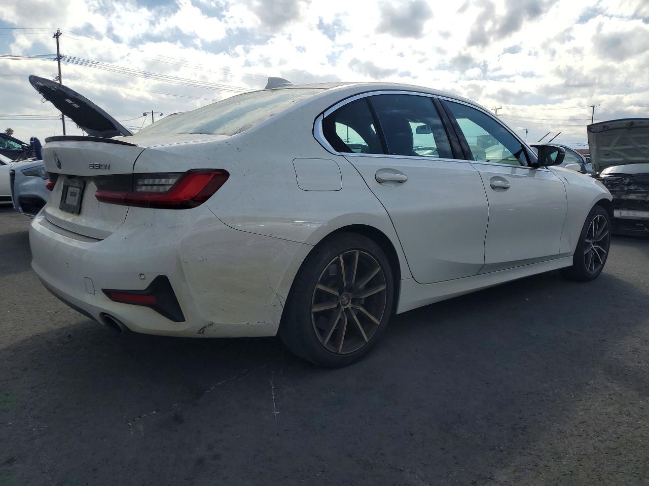 2020 BMW 330I - zdjęcie 3
