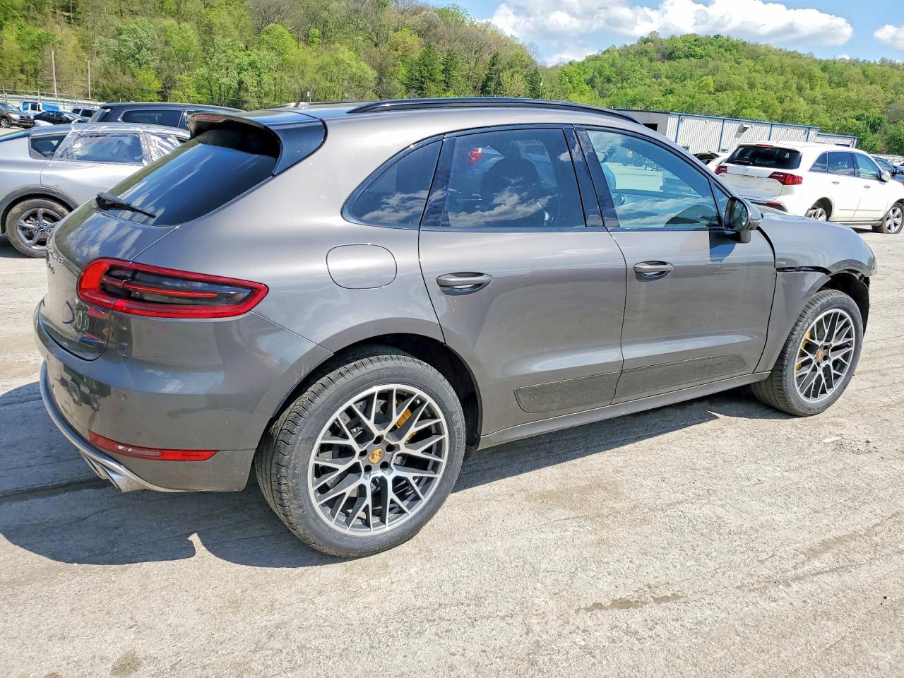 2016 Porsche Macan Turbo - zdjęcie 3