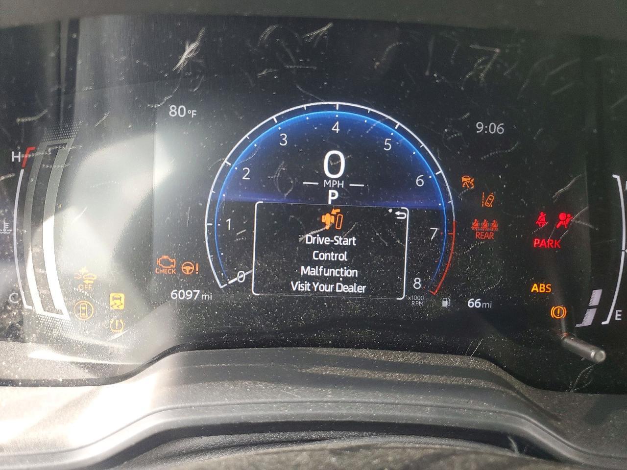 2026 Toyota Corolla Le - zdjęcie 9