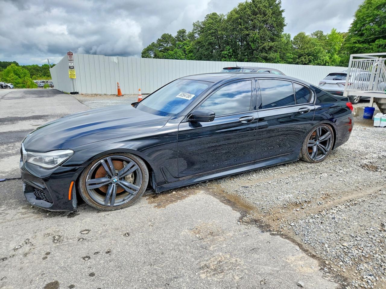 2018 BMW 750 Xi - zdjęcie główne