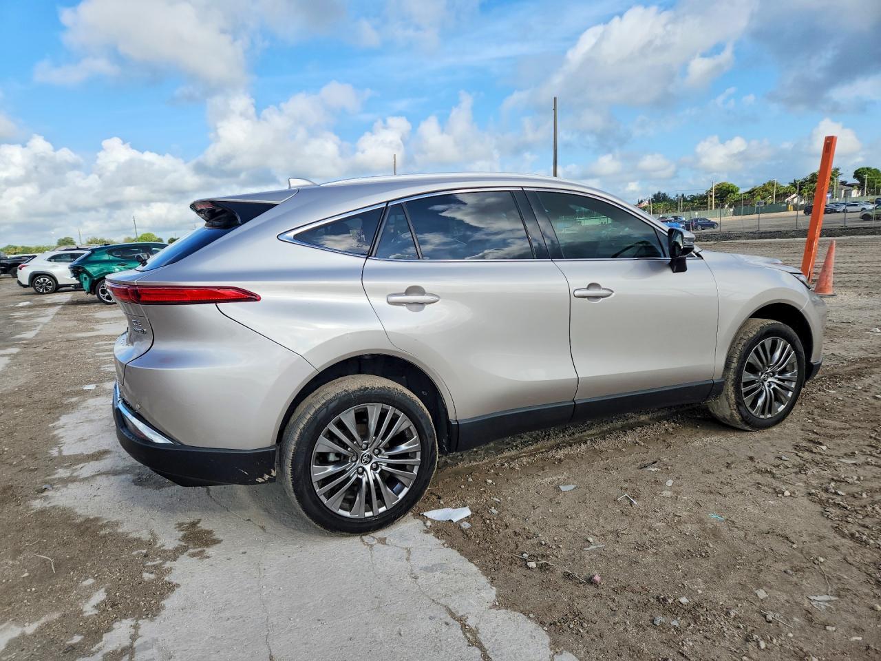 2022 Toyota Venza Xle - zdjęcie 3