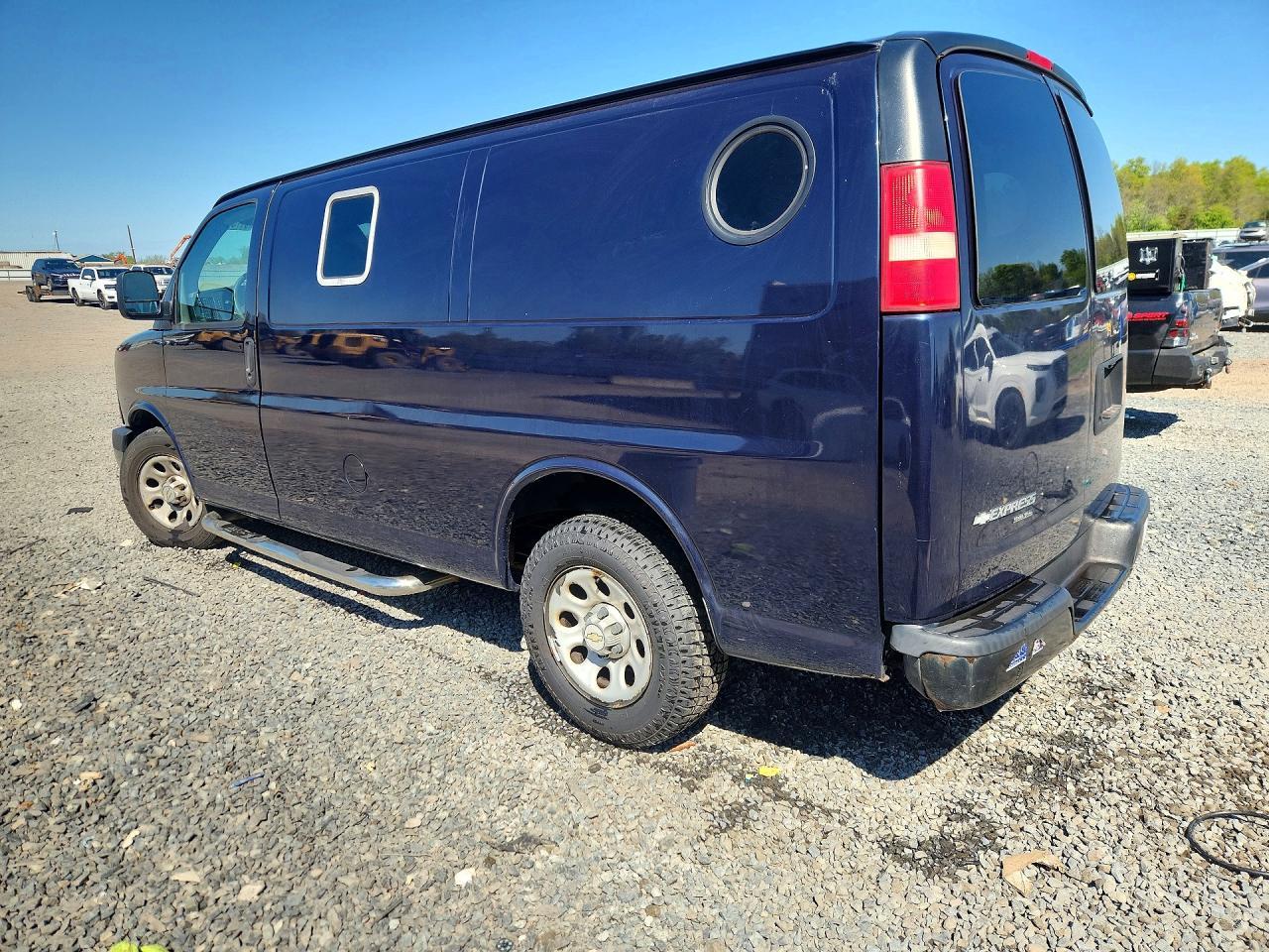 2013 Chevrolet Express G1500 - zdjęcie 2