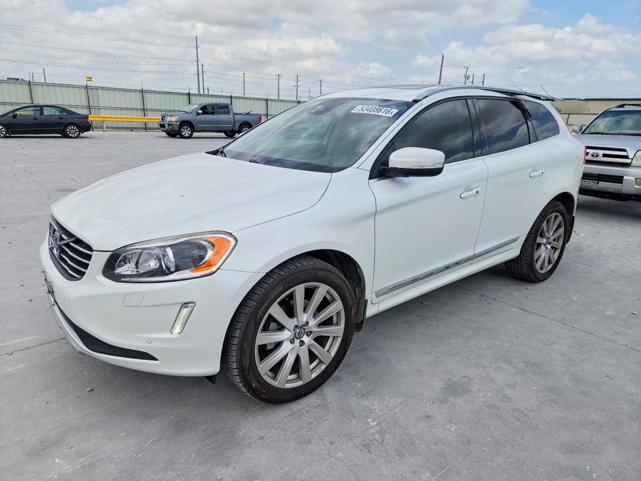 2017 Volvo Xc60 T5 Inscription - zdjęcie główne