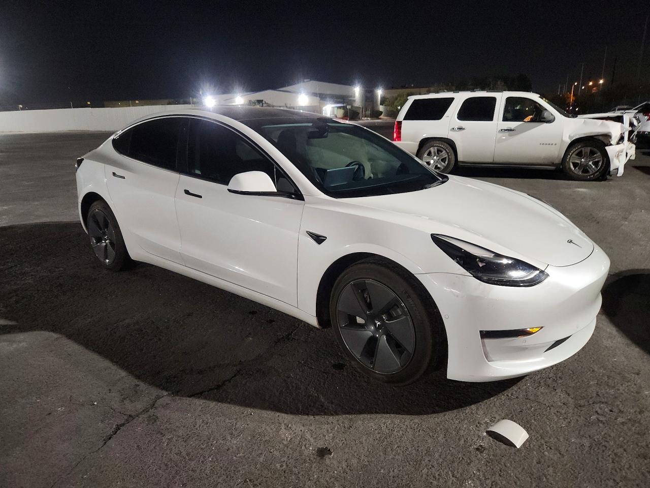 2022 Tesla Model 3 - zdjęcie 4