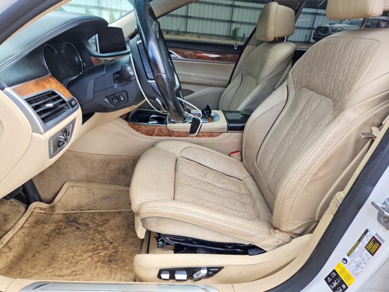 2019 BMW 750 Xi - zdjęcie 7