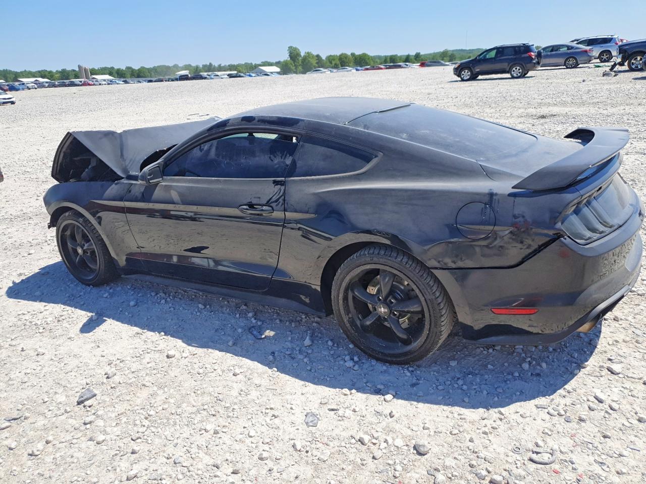 2018 Ford Mustang - zdjęcie 2